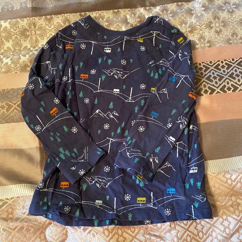 Boys 3T Old Navy Winter Themed Long Sleeve
